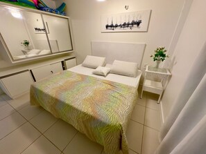 Leilighet – deluxe | Blendingsgardiner, strykejern/-brett, wi-fi (inkludert) og sengetøy