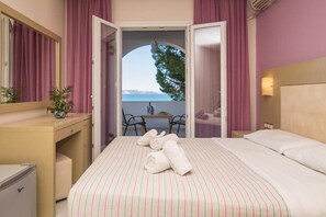 Standard Room, Sea View | Minibar, in-room safe, free WiFi, bed sheets - Porto Koukla Beach Hotel (Zakynthos)
