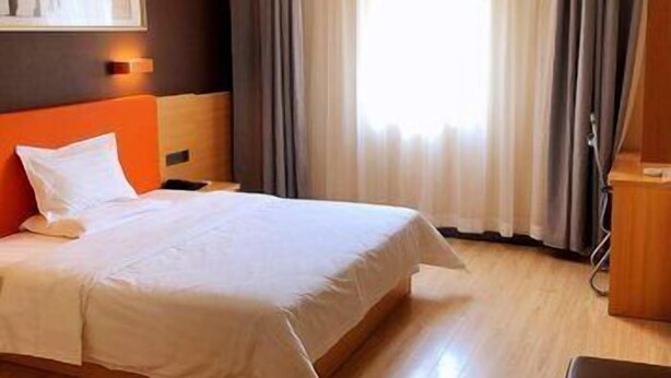 Room - 7 Days Inn (Dongguan)