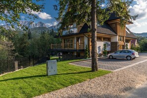 Front of property - Willa Sobiczkowa (Koscielisko)