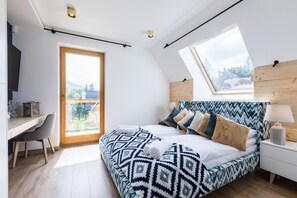 Deluxe Apartment, 1 Bedroom (3) | Soundproofing, free WiFi, bed sheets - Willa Sobiczkowa (Koscielisko)