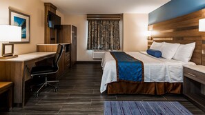 Pillowtop beds, desk, laptop workspace, iron/ironing board - Best Western Plus Stadium Inn (Bronx)