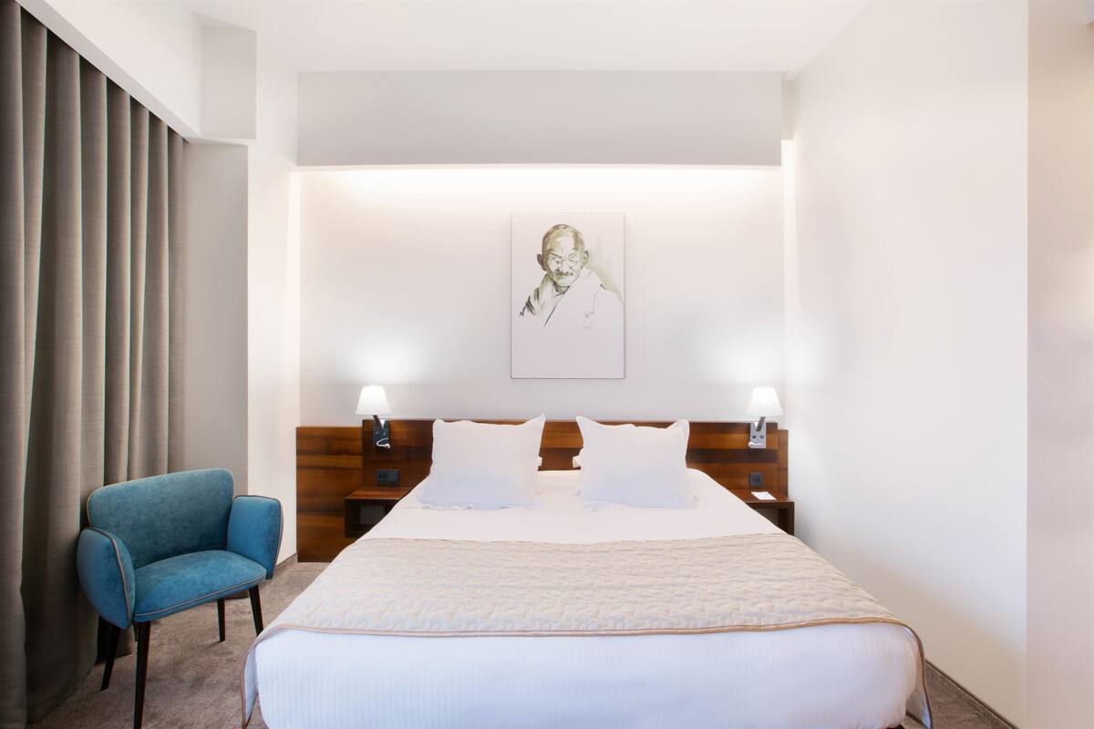 Luxe beddengoed, pillowtop-bedden, een minibar, een kluis op de kamer