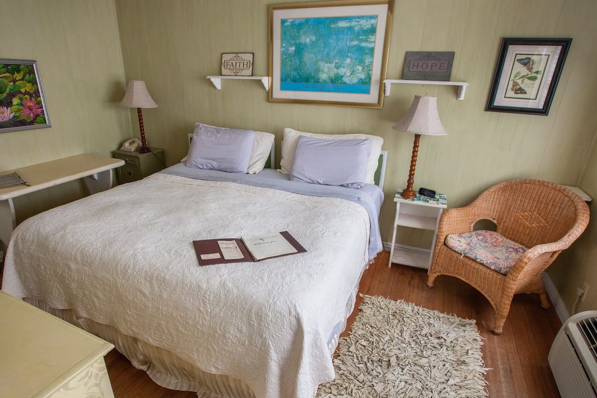 Family Suite, Multiple Beds, Non Smoking | Iron/ironing board, WiFi (free), individually decorated