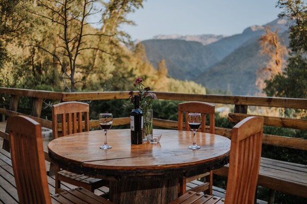 Cabin, 2 Bedrooms, Kitchen, Mountain View | Balcony