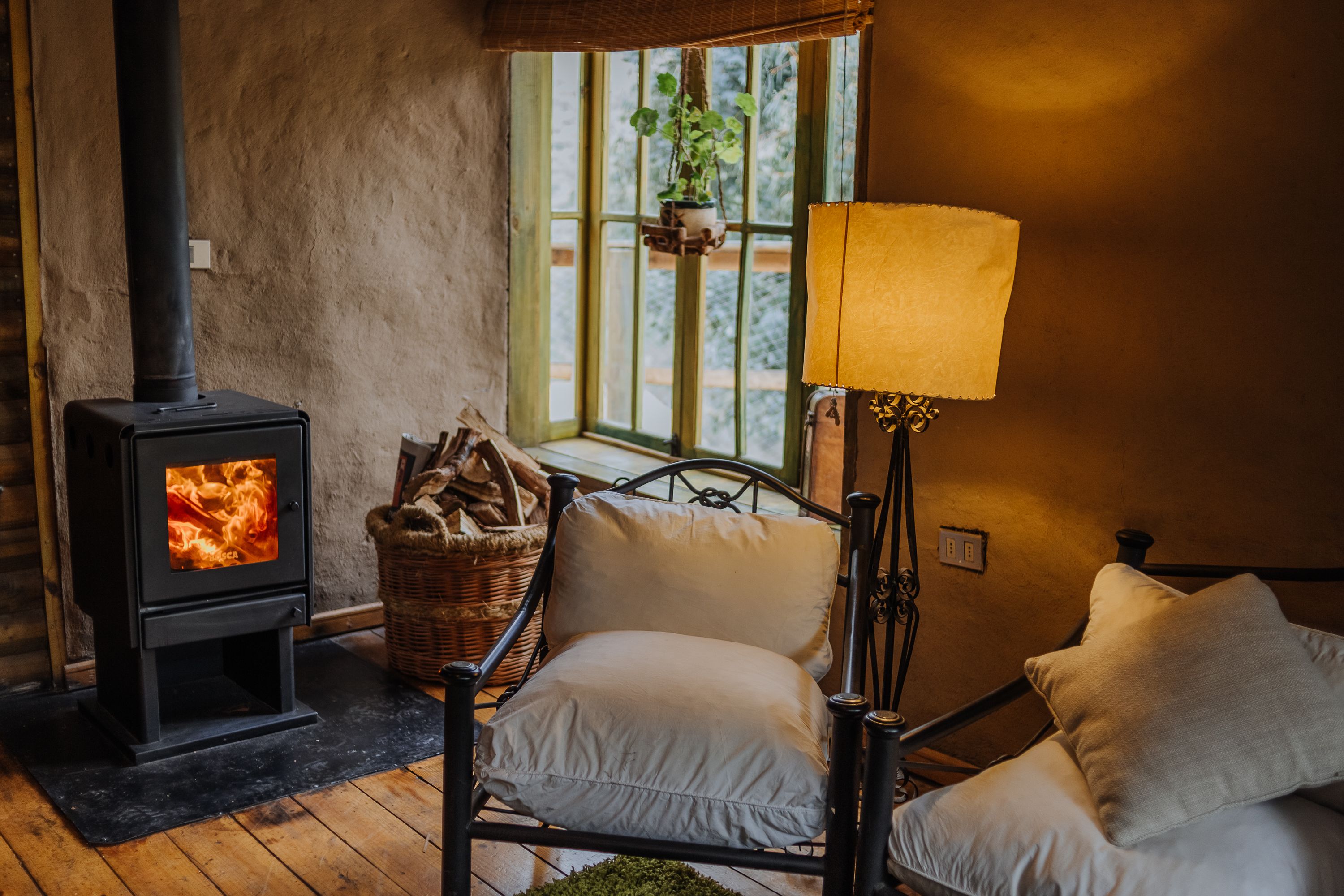 Mökki, 3 makuuhuonetta, terassi, vuoristonäköala | Olohuone | Televisio, takka