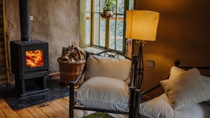 Cabin, 3 Bedrooms, Terrace, Mountain View | Living room | TV, fireplace - Valle de Montañas (San José de Maipo)
