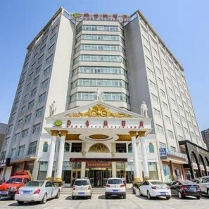 Front of property - Vienna Hotel (Anyang)