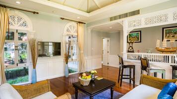 Luxury Villa, 1 King Bed, Non Smoking, Pool View | Shared kitchen facilities | Fridge, microwave, coffee/tea maker, electric kettle