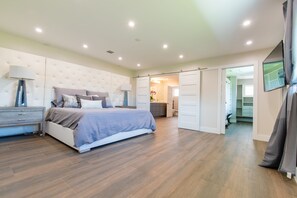 5 bedrooms, iron/ironing board, travel cot, free WiFi