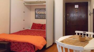 1 quarto, ferros/tábuas de passar roupa, Wi-Fi, roupa de cama