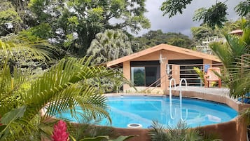 Alberca al aire libre