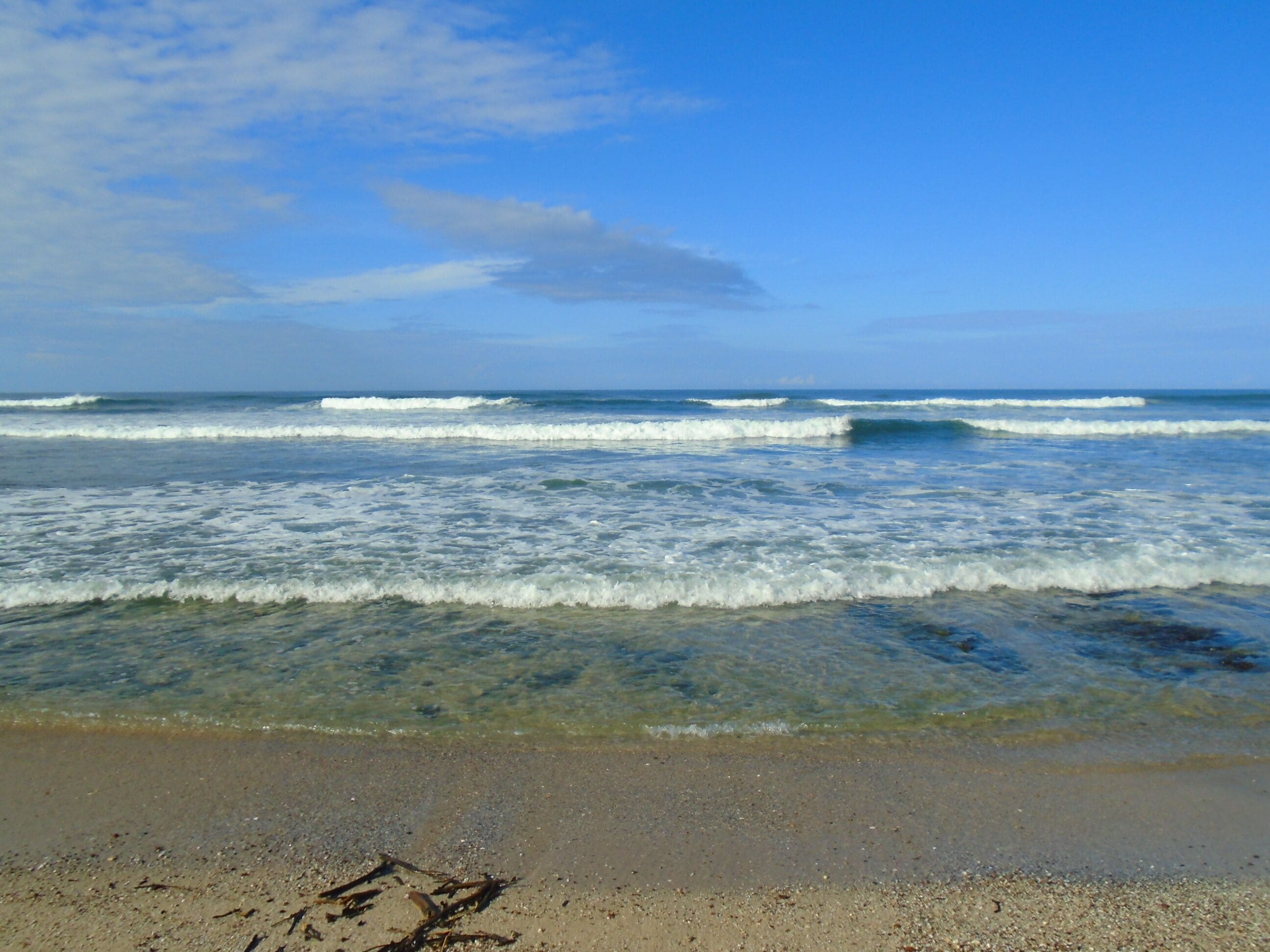 Plage, chaises longues, serviettes de plage