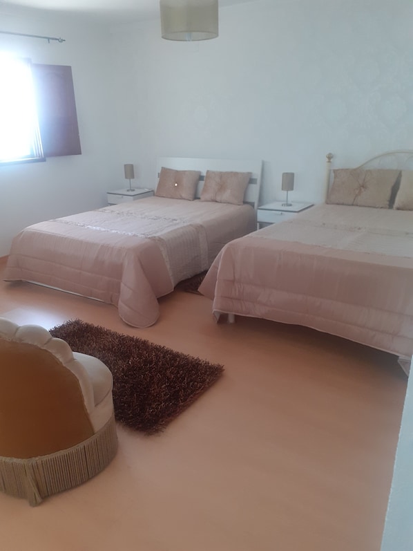 3 bedrooms, iron/ironing board, free WiFi, bed sheets