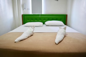 Standard Room, 1 Queen Bed | Blackout drapes, soundproofing, iron/ironing board, free WiFi - Airport Poddotel (Pasay)