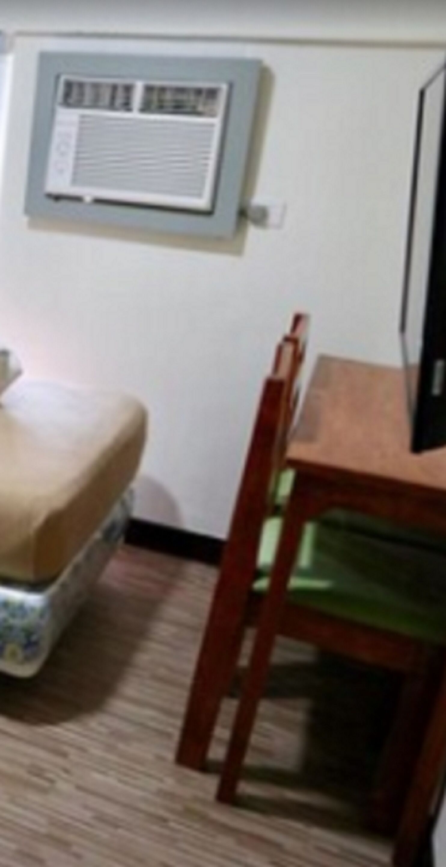 basic room, 1 bedroom | television