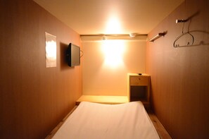 Gemeinsamer Schlafsaal, Nur Männer (Lower Bed)