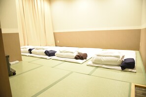 Free WiFi - Kumamoto Capsule Hotel - Hostel, Caters to Men (Kumamoto)