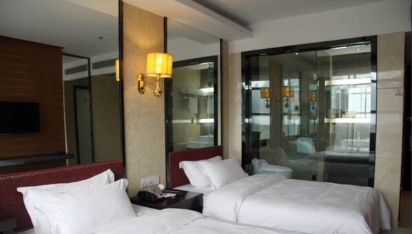 Superior Twin Room(Chinese Domestic Guests Only) | Desk, blackout curtains, iron/ironing board, free WiFi - Milu Hotel (Guangzhou)