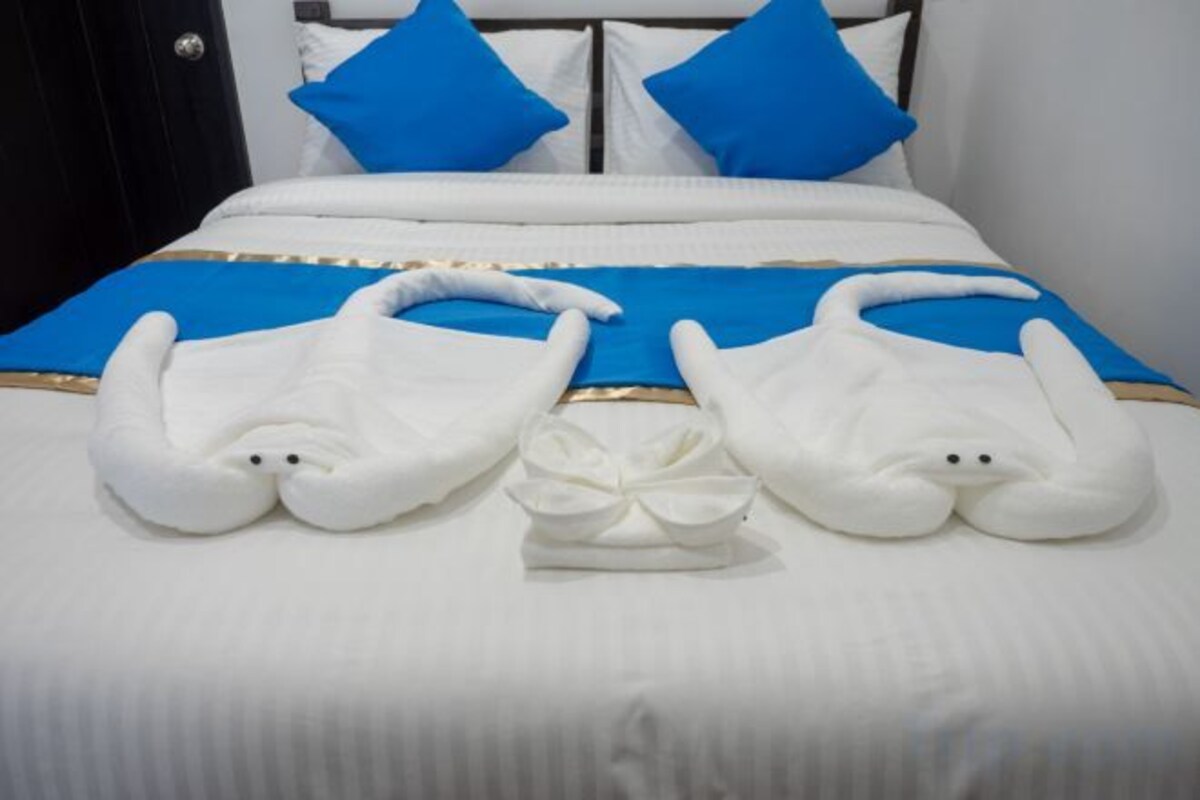 In-room safe, desk, soundproofing, rollaway beds