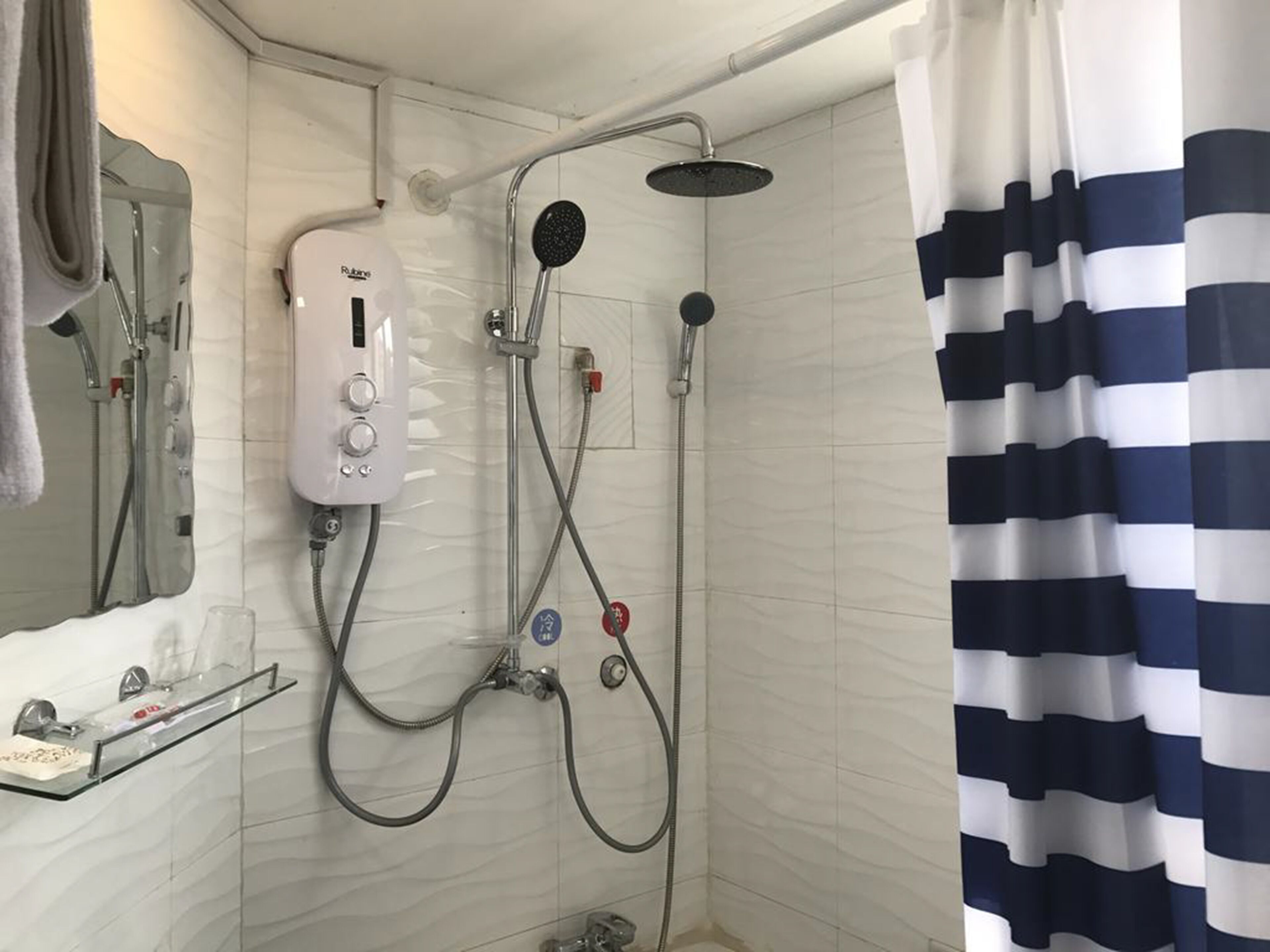 shower, rainfall showerhead, free toiletries, hair dryer