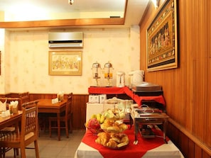 Buffet - Crystal Palace Hotel (Yangon)
