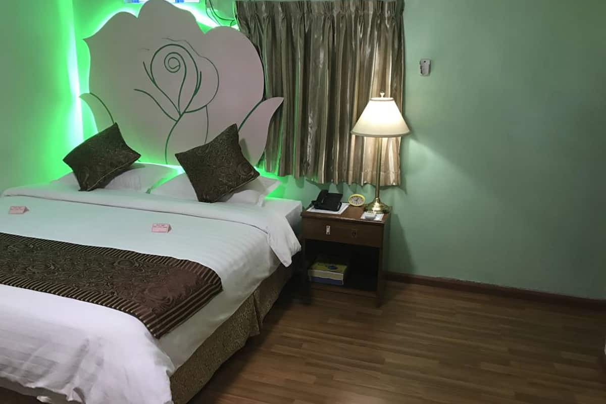 Minibar, in-room safe, desk, blackout curtains