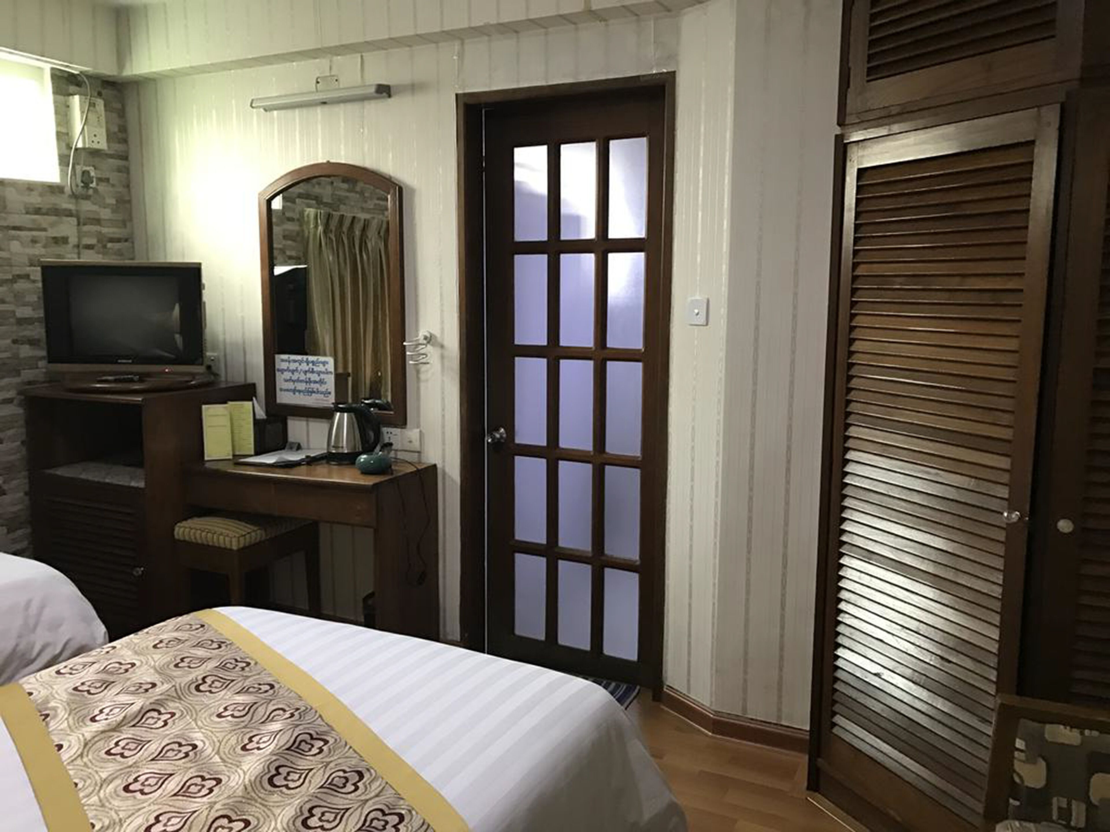 minibar, in-room safe, desk, blackout curtains