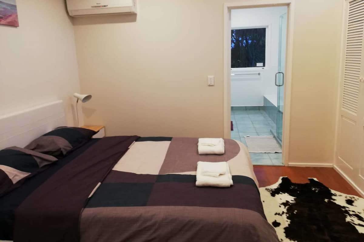 Classic Villa, 2 Queen Beds, Non Smoking | Blackout curtains, iron/ironing board, free WiFi, bed sheets