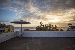 Terrace/patio - Bliss Luxury Apartment (Hikkaduwa)