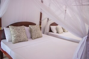 Family Room | Iron/ironing board, free WiFi, bed sheets - Bliss Luxury Apartment (Hikkaduwa)