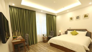 Superior Double Room, 1 King Bed, City View | Minibar, in-room safe, desk, blackout drapes - Papaya Hanoi Hotel (Hanoi)