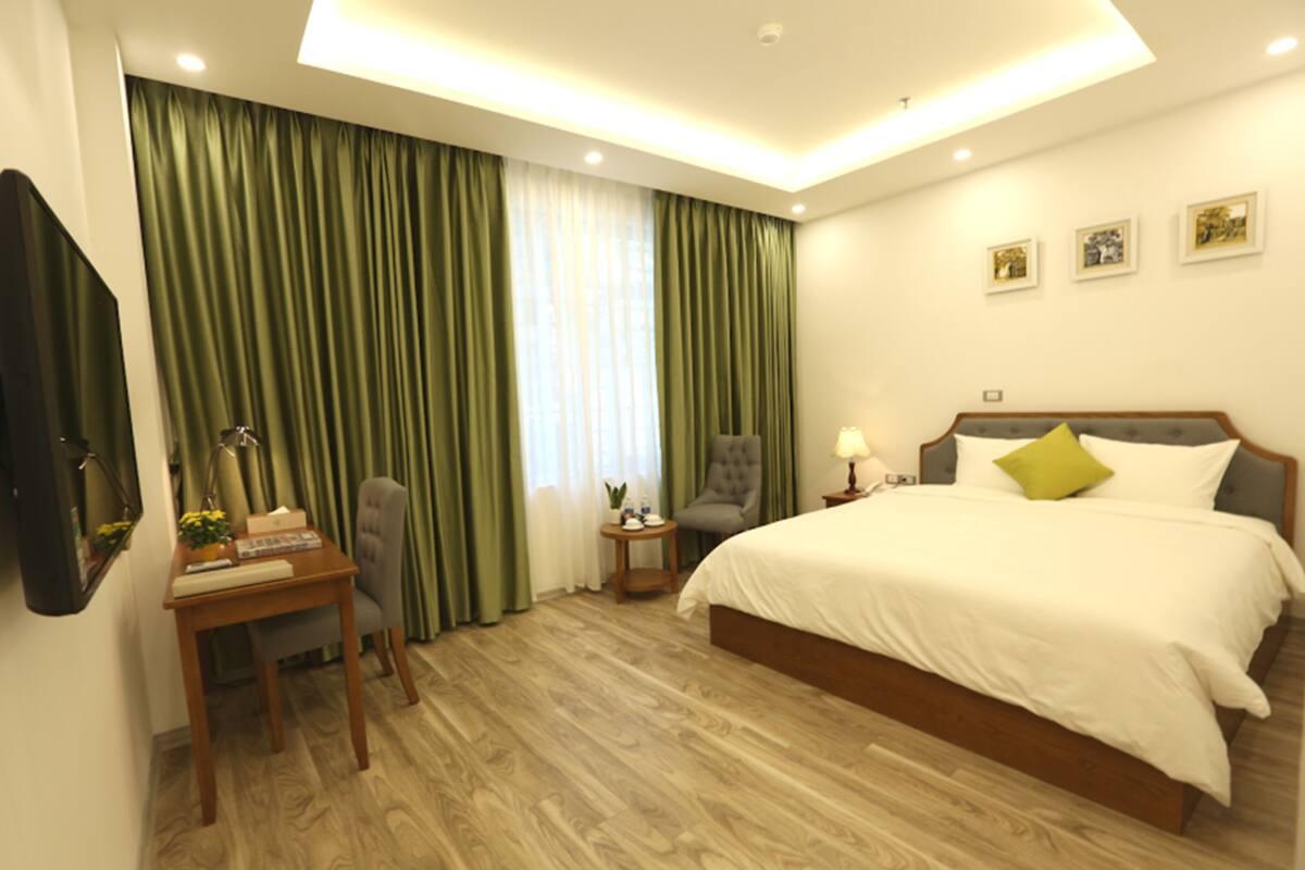 Superior Double Room, 1 King Bed, City View