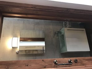 Shower, towels