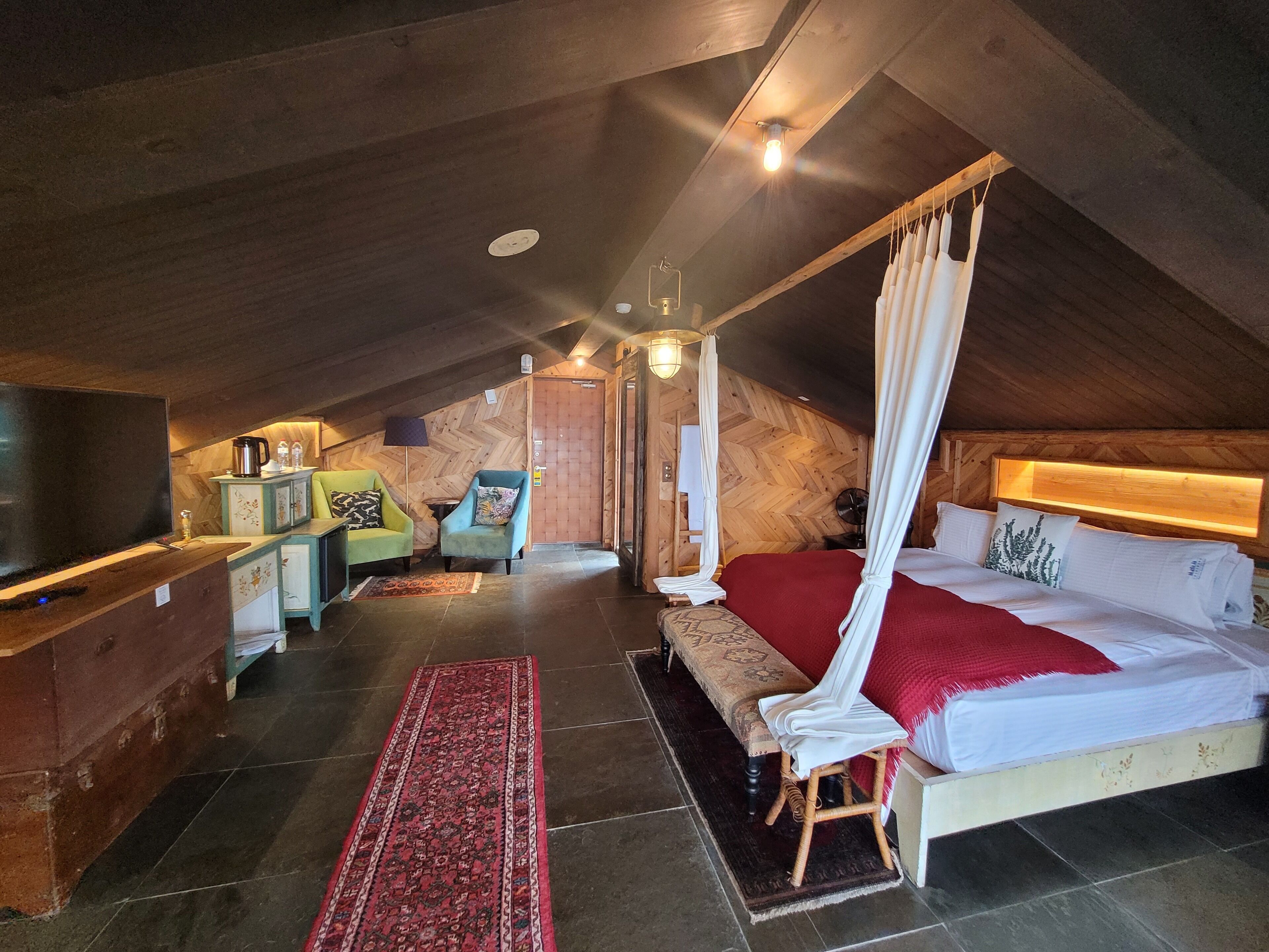 Premium bedding, blackout curtains, free WiFi, bed sheets