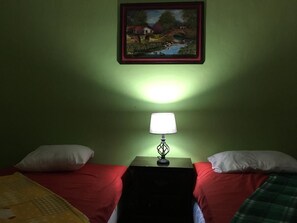 Dobbeltrom – familie, 2 dobbeltsenger | Blendingsgardiner, wi-fi (inkludert) og sengetøy