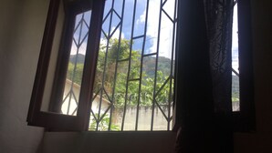 Basic Twin Room, 2 Twin Beds - Los Cactus (Juayua)