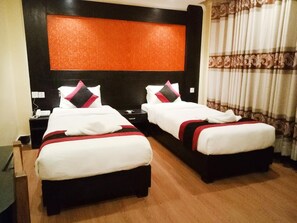 Soundproofing, free WiFi - Kathmandu Regency Hotel (Kathmandu)