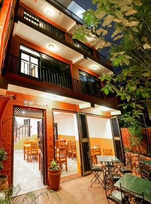 Property grounds - Kathmandu Regency Hotel (Kathmandu)