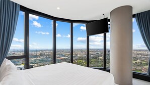 Two Bedroom, Two Bathroom Apartment - Sky High