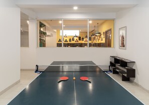 Games room - Inde Hotel Cyber City (Gurugram)