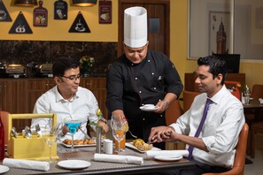 Restaurant - Inde Hotel Cyber City (Gurugram)