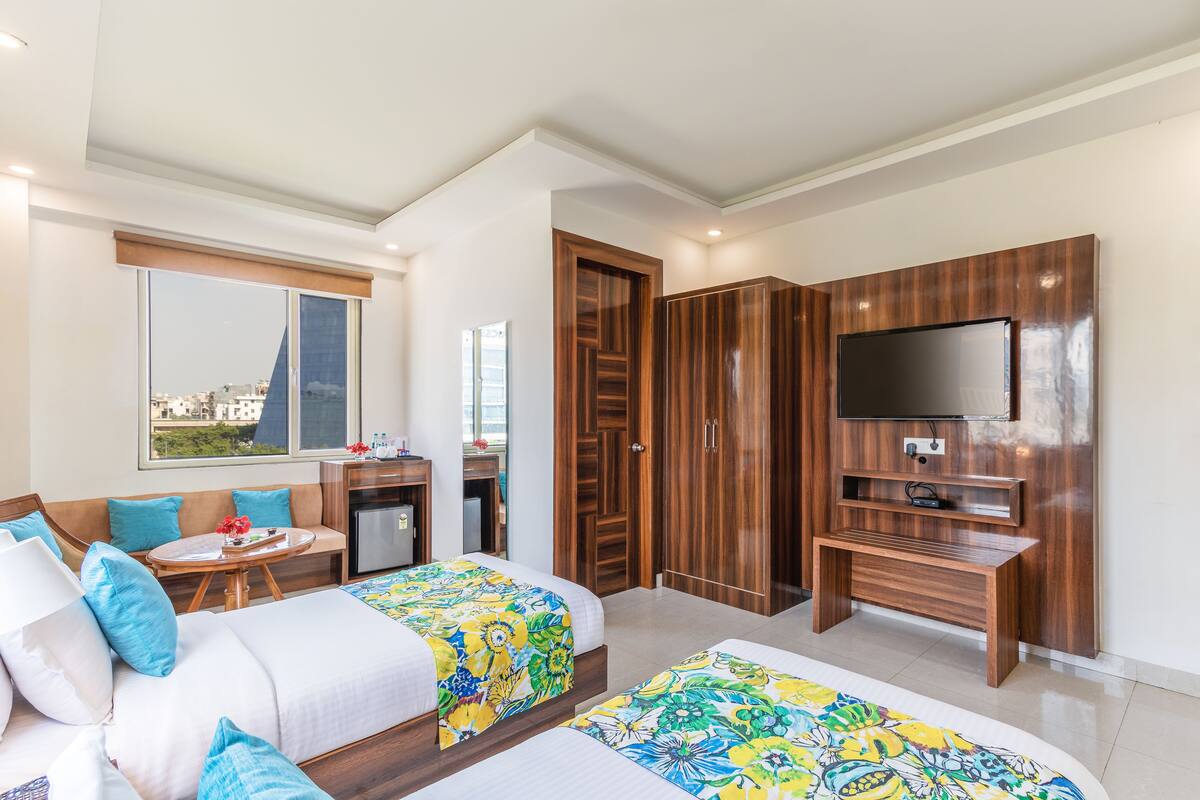Deluxe Twin Room, 2 Single Beds, City View | In-room safe, desk, blackout curtains, iron/ironing board (on request)