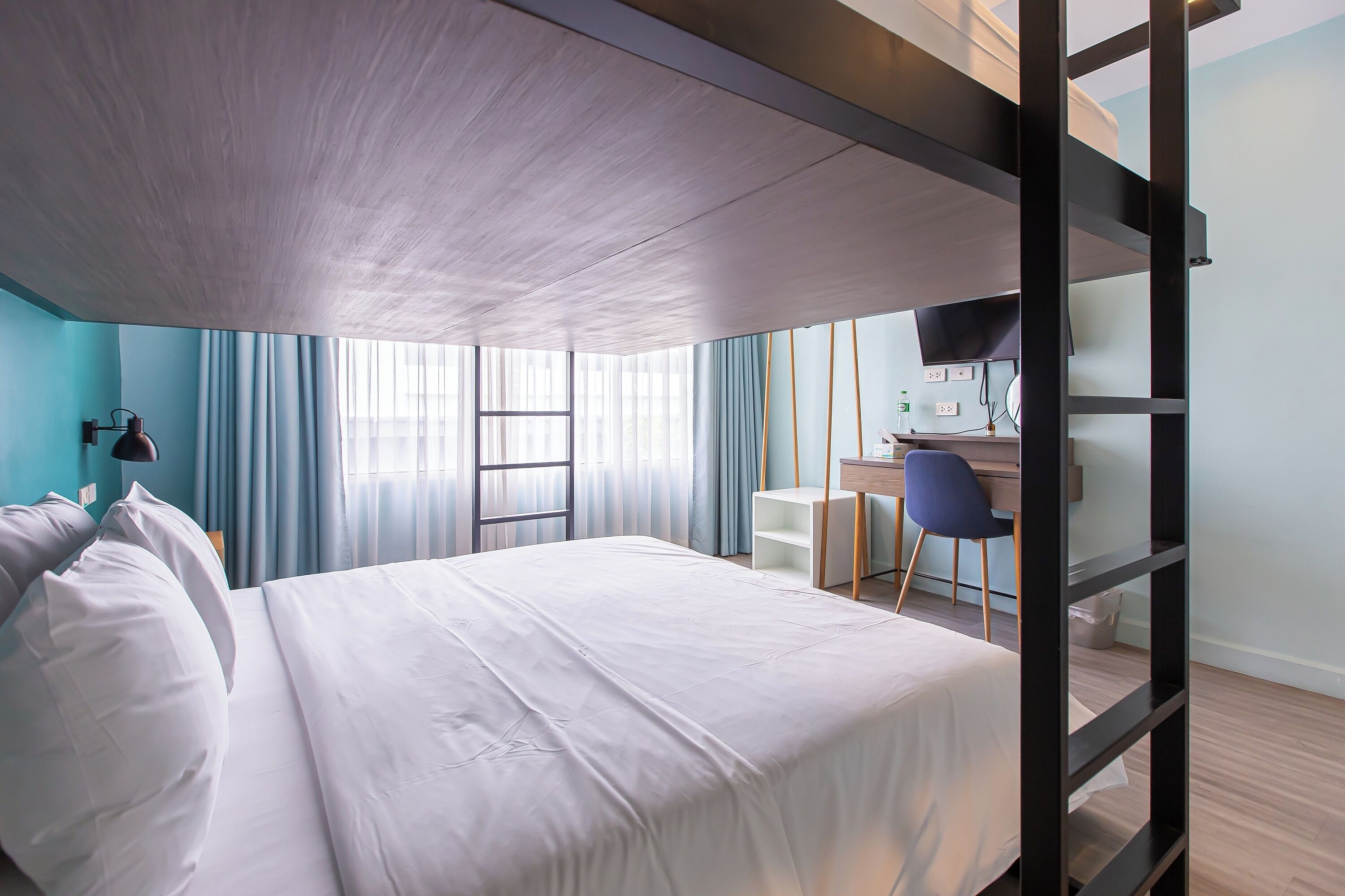 simply quad room | free wifi, bed sheets