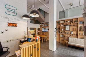 Lobby - Simply Sleep Hostel (Bangkok)