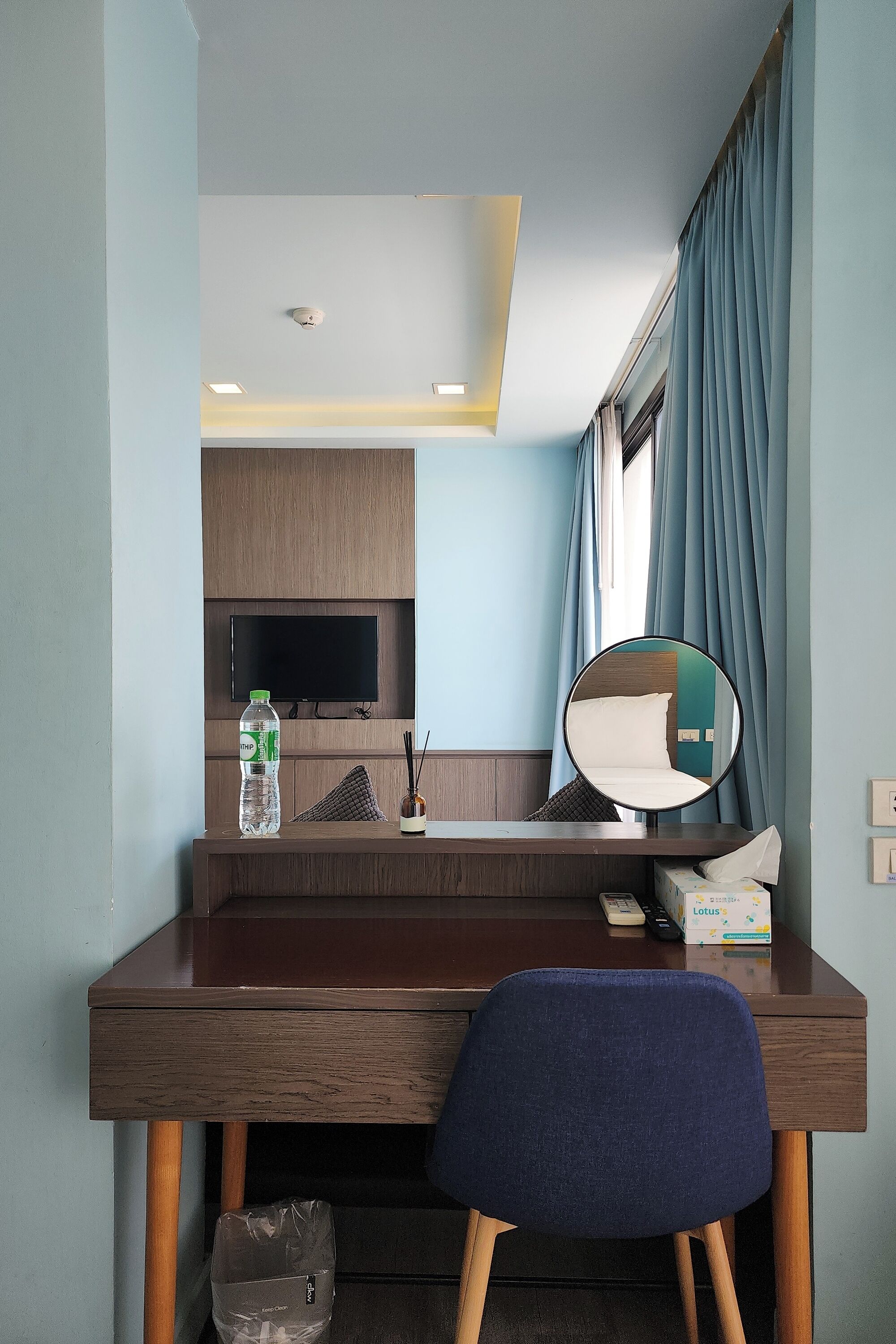 simply deluxe room | free wifi, bed sheets