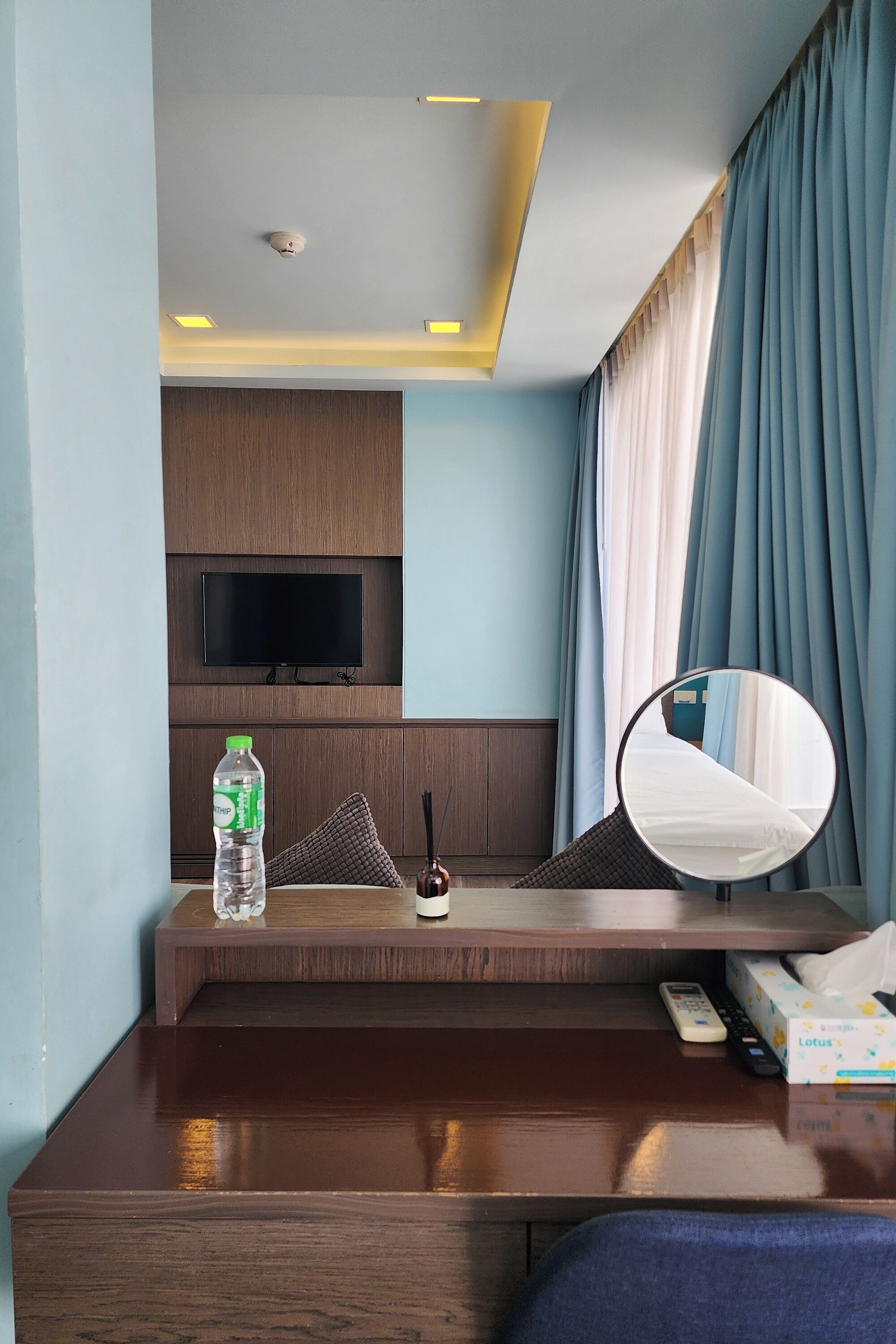 simply deluxe room | free wifi, bed sheets