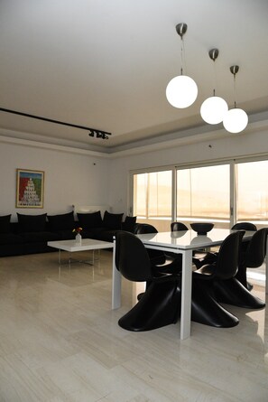 Dining - ''Tower View'' to Acropolis, 300m from metro station Ano Patissia (Athina)
