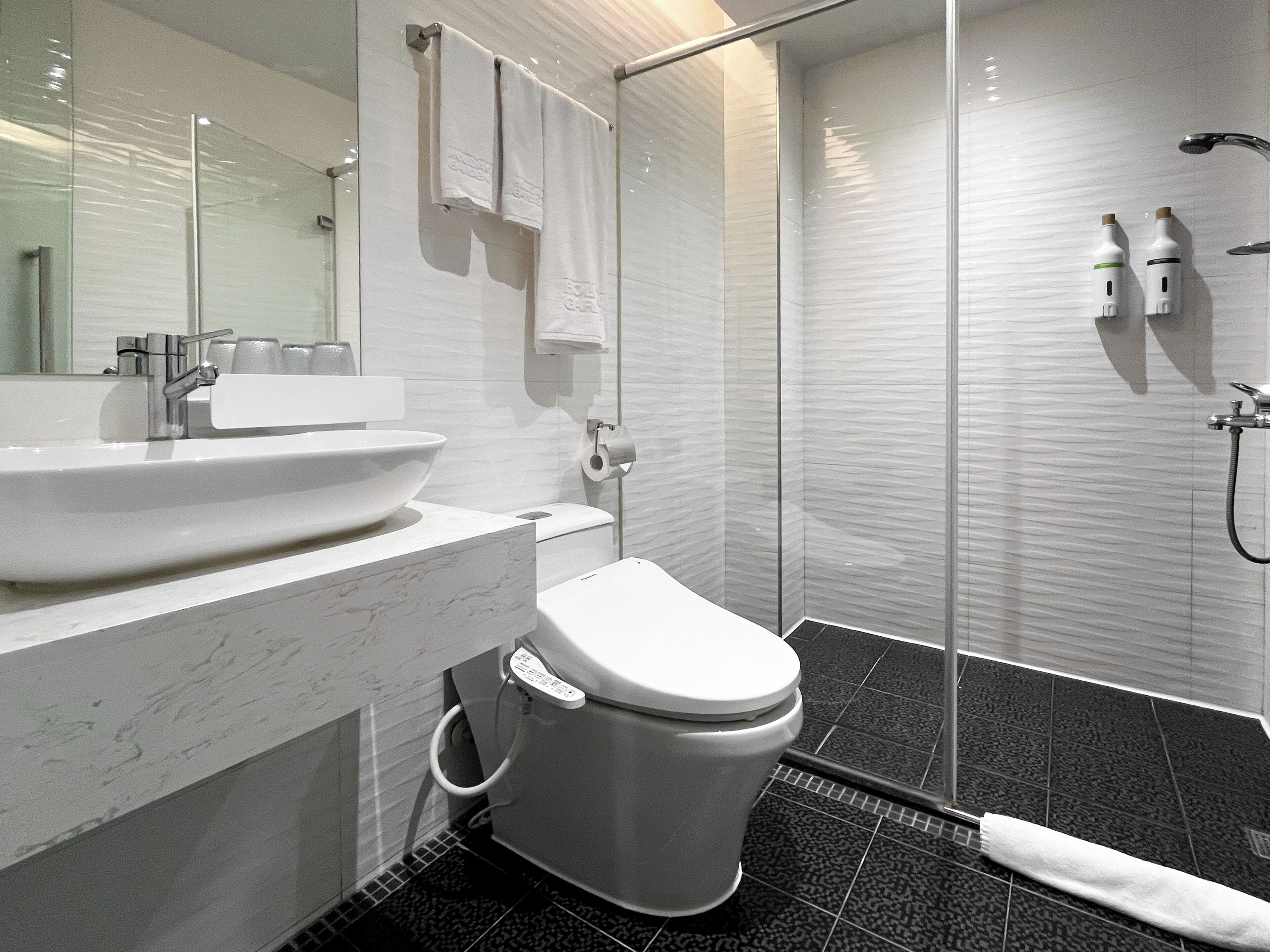 shower, rainfall showerhead, eco-friendly toiletries, hair dryer