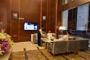 Lobby sitting area - Zaha Al Munawara Hotel (Madinah)